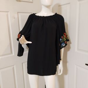 Umgee Size Small Black Embroidered Women's Top